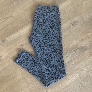 Sundry Leopard print leggings Size S NWT